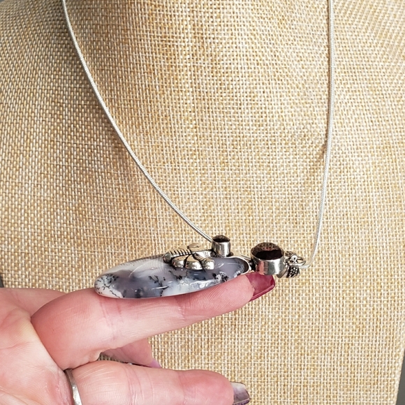 Garnet necklace, 925 silver dendrite opal garnet butterfly bee pendant necklace - Picture 10 of 14